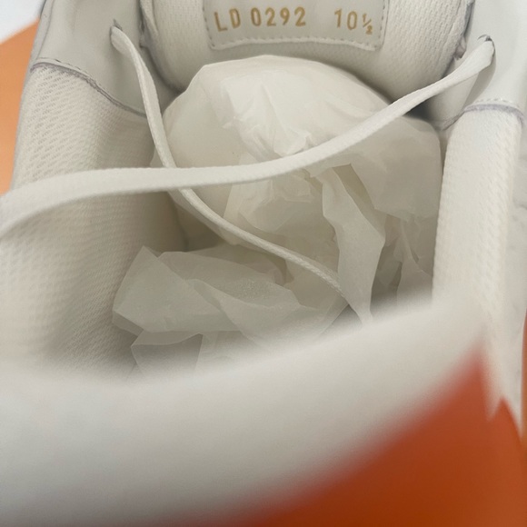 LV  Sneaker I bought it 1 month ago at 1,380$ I never wore it it's in the box. - Picture 5 of 7